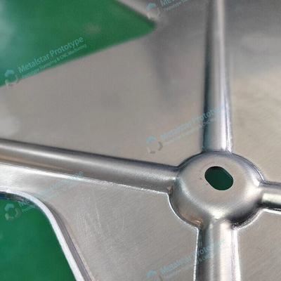 1Otomobiller için kullanılan.50mm AL prototip metal tabaka üretimi