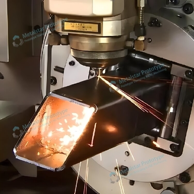 Ekran rafları için kullanılan kare boru özel metal boru imalatı